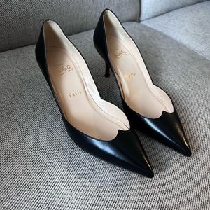 Black Christian Louboutin kitten heels EU39